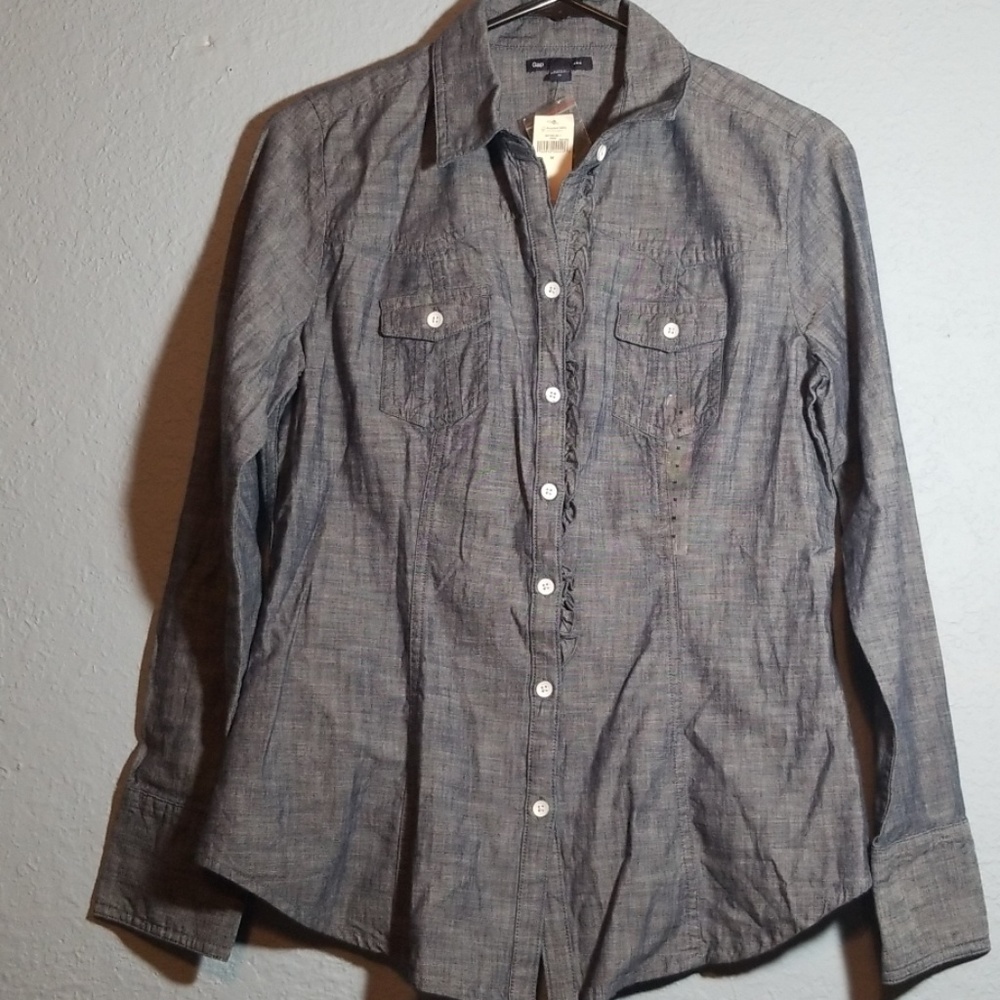 GAP women's button down shirt size M
